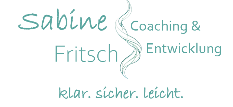 Logo von Sabine Fritsch, Coaching und Entwicklung, mit dem Slogan "klar. sicher. leicht."